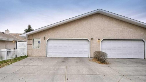 138 Sierra Morena Green Sw, Calgary, AB - Outdoor With Exterior