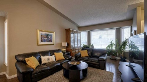 138 Sierra Morena Green Sw, Calgary, AB - Indoor Photo Showing Living Room
