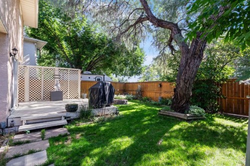 212 Mckerrell Way Se, Calgary, AB - Outdoor