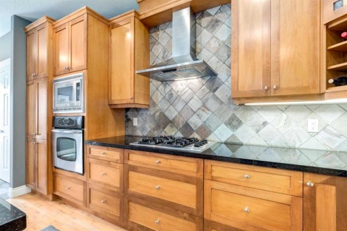 1406 29 Street Sw, Calgary, AB - Indoor Photo Showing Kitchen