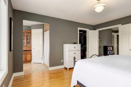 1406 29 Street Sw, Calgary, AB - Indoor Photo Showing Bedroom