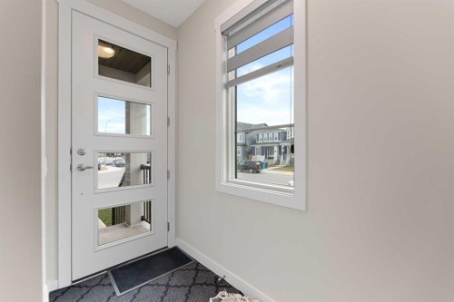 7 Corner Glen Common Ne, Calgary, AB - Indoor Photo Showing Other Room