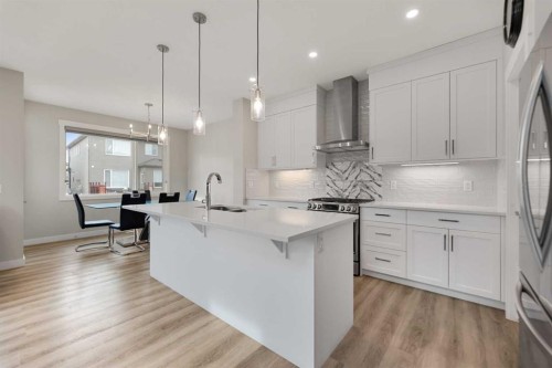 7 Corner Glen Common Ne, Calgary, AB - Indoor Photo Showing Kitchen With Upgraded Kitchen