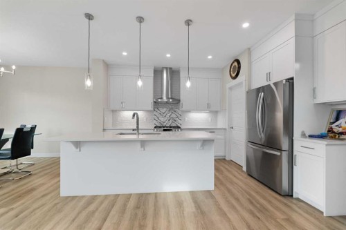 7 Corner Glen Common Ne, Calgary, AB - Indoor Photo Showing Kitchen With Upgraded Kitchen