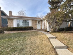 1320 Southbow Place SW Calgary, AB T2W 0X9
