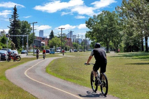 2834 Parkdale Boulevard Nw, Calgary, AB - Outdoor