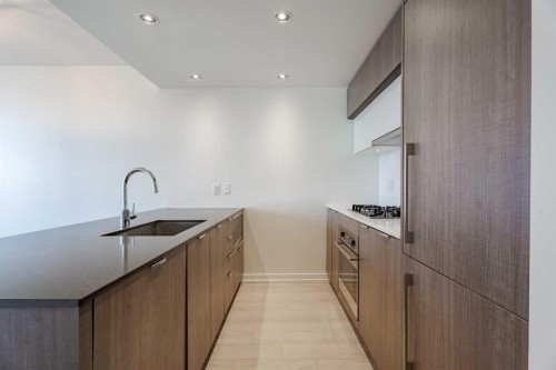 301-128 2 Street Sw, Calgary, AB - Indoor Photo Showing Kitchen