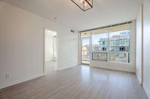 301-128 2 Street Sw, Calgary, AB - Indoor Photo Showing Other Room