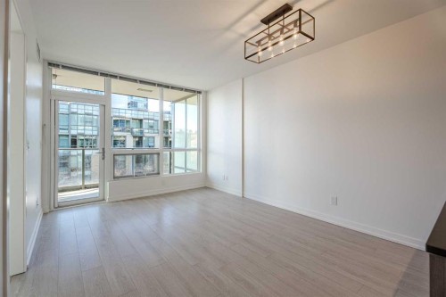 301-128 2 Street Sw, Calgary, AB - Indoor Photo Showing Other Room