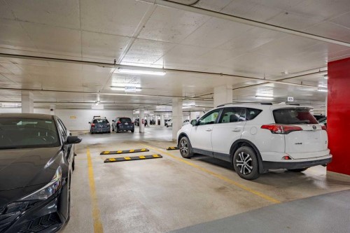 301-128 2 Street Sw, Calgary, AB - Indoor Photo Showing Garage