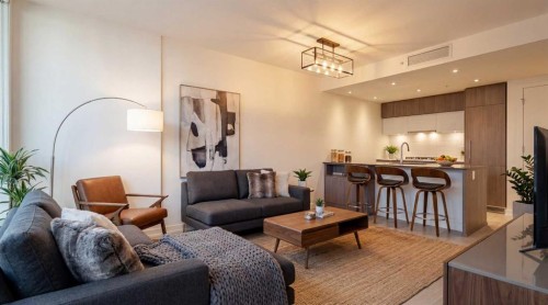 301-128 2 Street Sw, Calgary, AB - Indoor Photo Showing Living Room