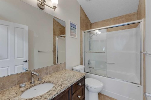 63 Panton View Nw, Calgary, AB - Indoor Photo Showing Bathroom