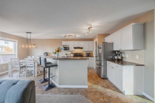 177 Silverado Range View Sw, Calgary, AB - Indoor Photo Showing Kitchen