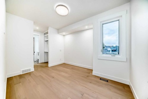 214 27 Avenue Nw, Calgary, AB - Indoor Photo Showing Other Room