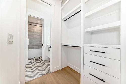 214 27 Avenue Nw, Calgary, AB - Indoor Photo Showing Other Room