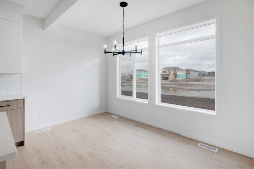 370 Corner Glen Way Ne, Calgary, AB - Indoor Photo Showing Other Room