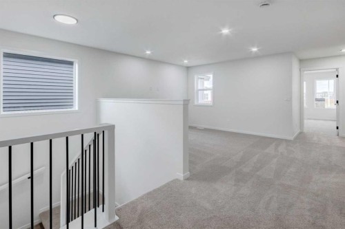 370 Corner Glen Way Ne, Calgary, AB - Indoor Photo Showing Other Room