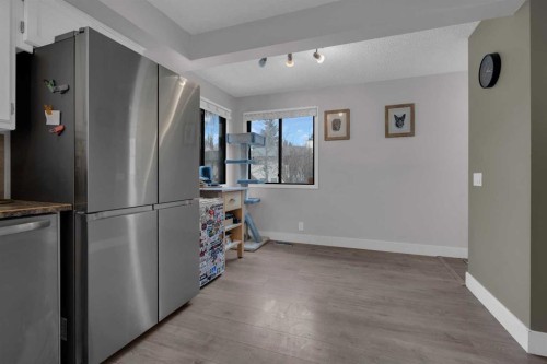 28 Woodglen Close Sw, Calgary, AB - Indoor