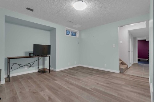 28 Woodglen Close Sw, Calgary, AB - Indoor