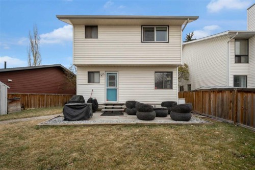 28 Woodglen Close Sw, Calgary, AB - Outdoor With Exterior