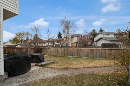 28 Woodglen Close Sw, Calgary, AB - Outdoor