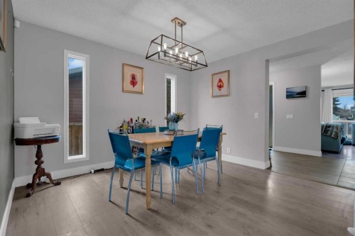 28 Woodglen Close Sw, Calgary, AB - Indoor Photo Showing Dining Room