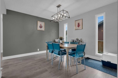 28 Woodglen Close Sw, Calgary, AB - Indoor Photo Showing Dining Room