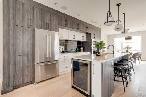 720 15 Street Nw, Calgary, AB - Indoor Photo Showing Kitchen With Upgraded Kitchen