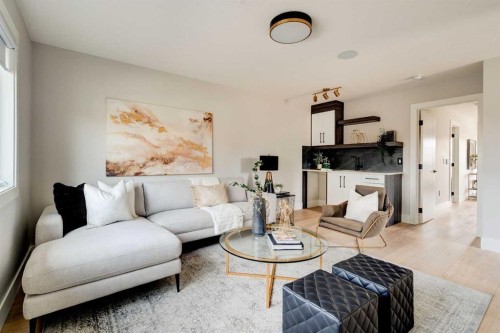 720 15 Street Nw, Calgary, AB - Indoor Photo Showing Living Room