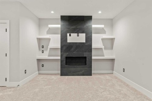 720 15 Street Nw, Calgary, AB - Indoor With Fireplace