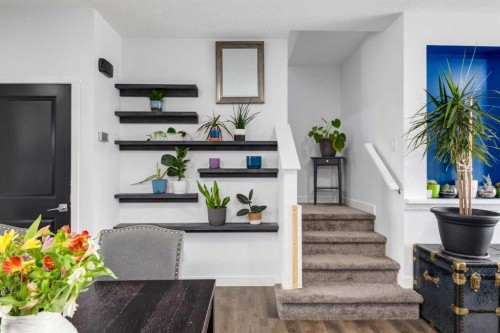 212 142 Avenue Nw, Calgary, AB - Indoor Photo Showing Other Room