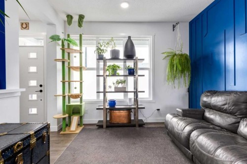 212 142 Avenue Nw, Calgary, AB - Indoor