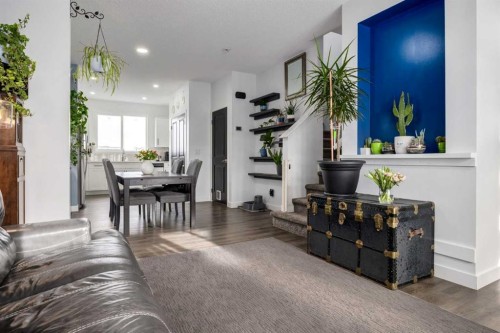 212 142 Avenue Nw, Calgary, AB - Indoor