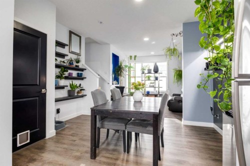 212 142 Avenue Nw, Calgary, AB - Indoor Photo Showing Dining Room