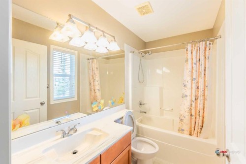 94 Kincora Gardens Nw, Calgary, AB - Indoor Photo Showing Bathroom