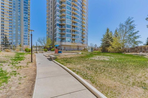 707-77 Spruce Place Sw, Calgary, AB - Outdoor With Facade