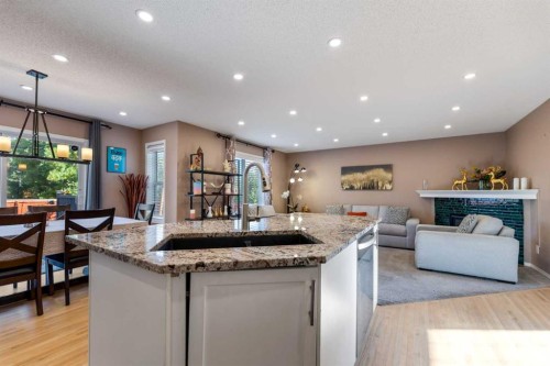 182 Tuscany Ravine Road Nw, Calgary, AB - Indoor Photo Showing Kitchen With Upgraded Kitchen