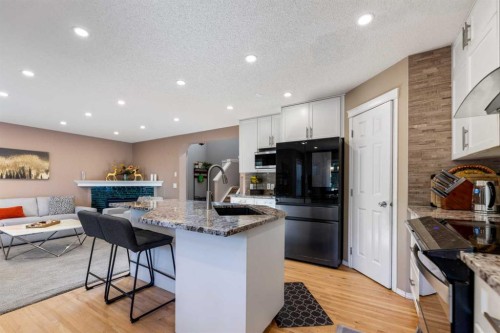 182 Tuscany Ravine Road Nw, Calgary, AB - Indoor Photo Showing Kitchen With Upgraded Kitchen
