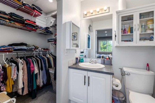 182 Tuscany Ravine Road Nw, Calgary, AB - Indoor Photo Showing Bathroom