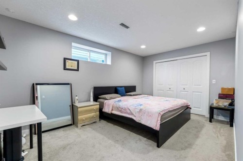 182 Tuscany Ravine Road Nw, Calgary, AB - Indoor Photo Showing Bedroom