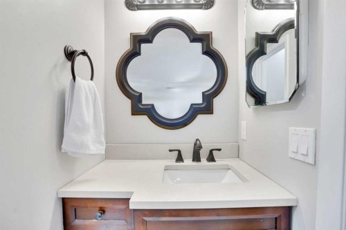 27-10910 Bonaventure Drive Se, Calgary, AB - Indoor Photo Showing Bathroom