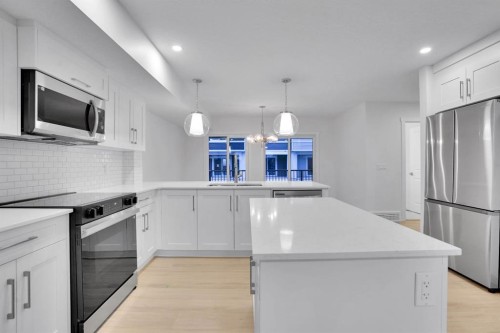 186 Belmont Street Sw, Calgary, AB - Indoor Photo Showing Kitchen With Upgraded Kitchen
