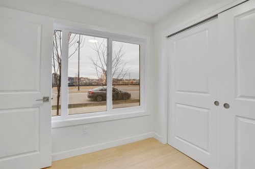 186 Belmont Street Sw, Calgary, AB - Indoor Photo Showing Other Room