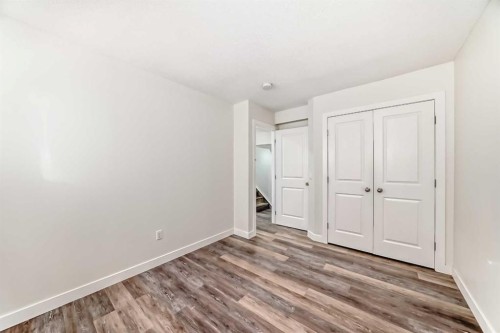 623 68 Avenue Sw, Calgary, AB - Indoor Photo Showing Other Room