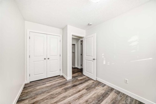 623 68 Avenue Sw, Calgary, AB - Indoor Photo Showing Other Room