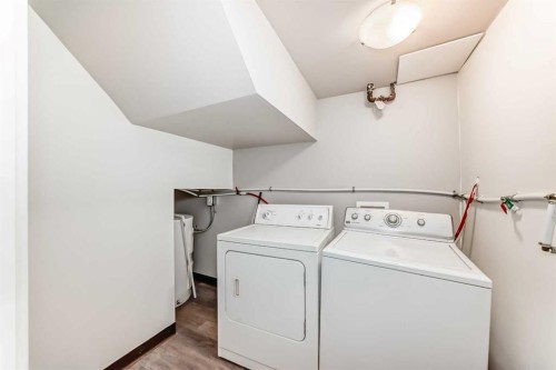 623 68 Avenue Sw, Calgary, AB - Indoor Photo Showing Laundry Room