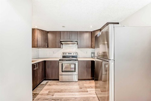 623 68 Avenue Sw, Calgary, AB - Indoor Photo Showing Kitchen