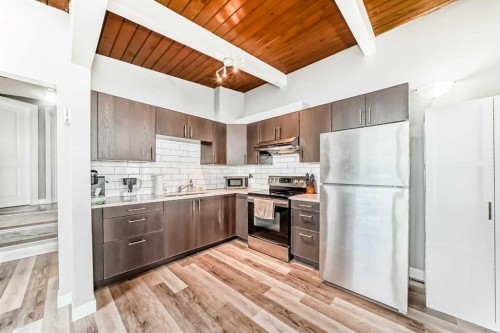 623 68 Avenue Sw, Calgary, AB - Indoor Photo Showing Kitchen