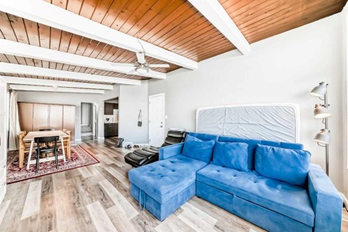 623 68 Avenue Sw, Calgary, AB - Indoor