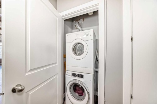 623 68 Avenue Sw, Calgary, AB - Indoor Photo Showing Laundry Room